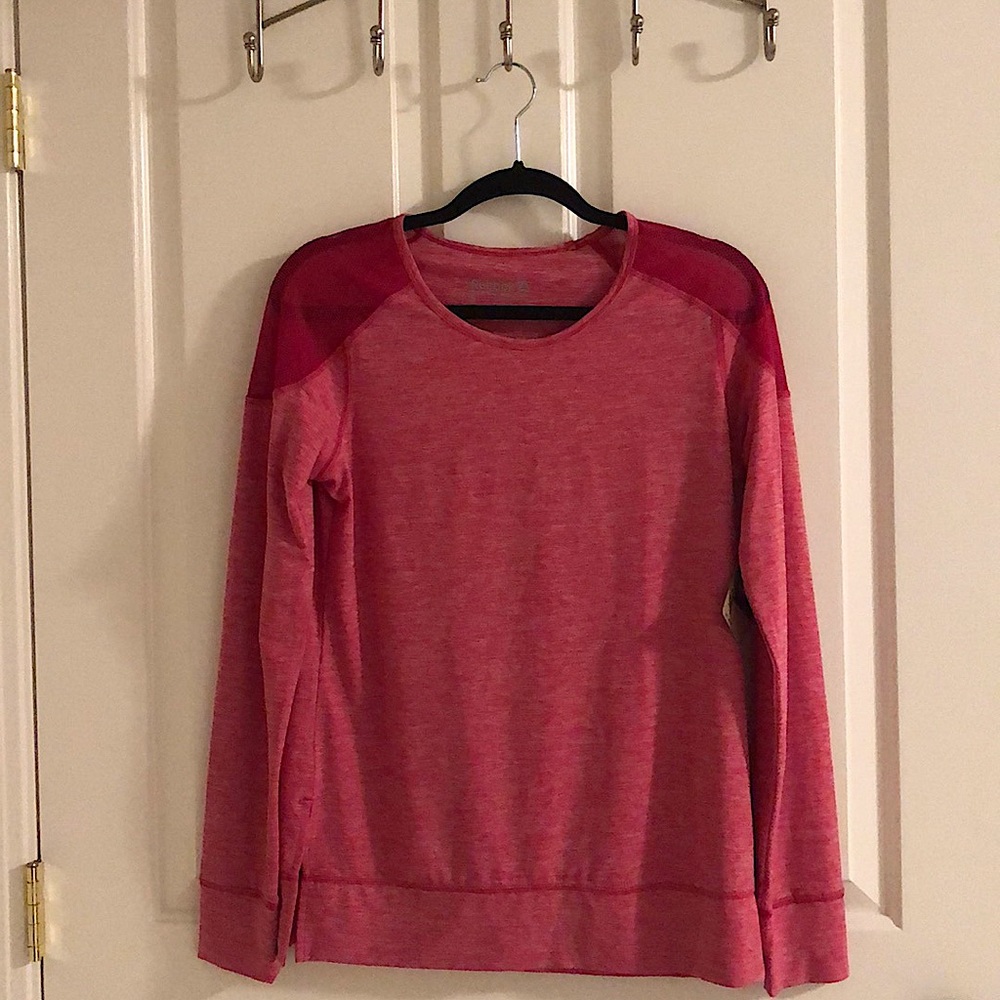 Reebok Exercise Top. Long Sleeve. Mesh Shoulders.